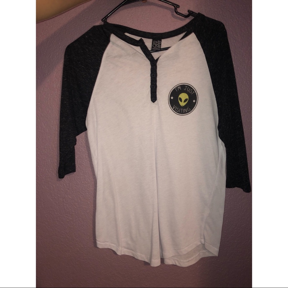 Mid sleeve alien shirt